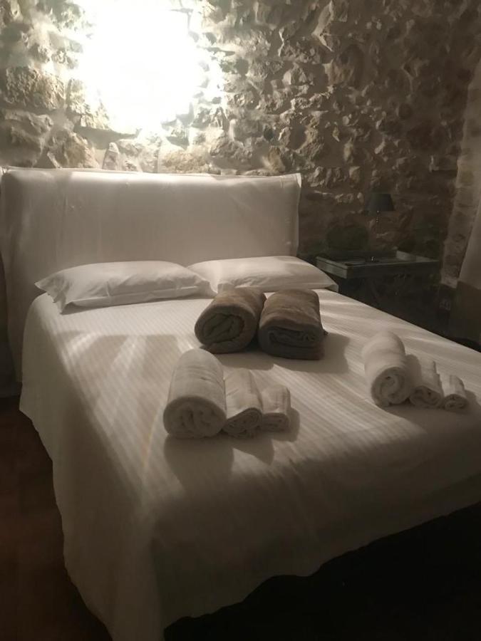 B&B Milleunapietra Romantic Guest House Ausonia Екстер'єр фото